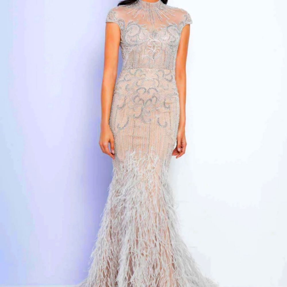 Terani Couture gown Blush long bedazzled and elegant size 6